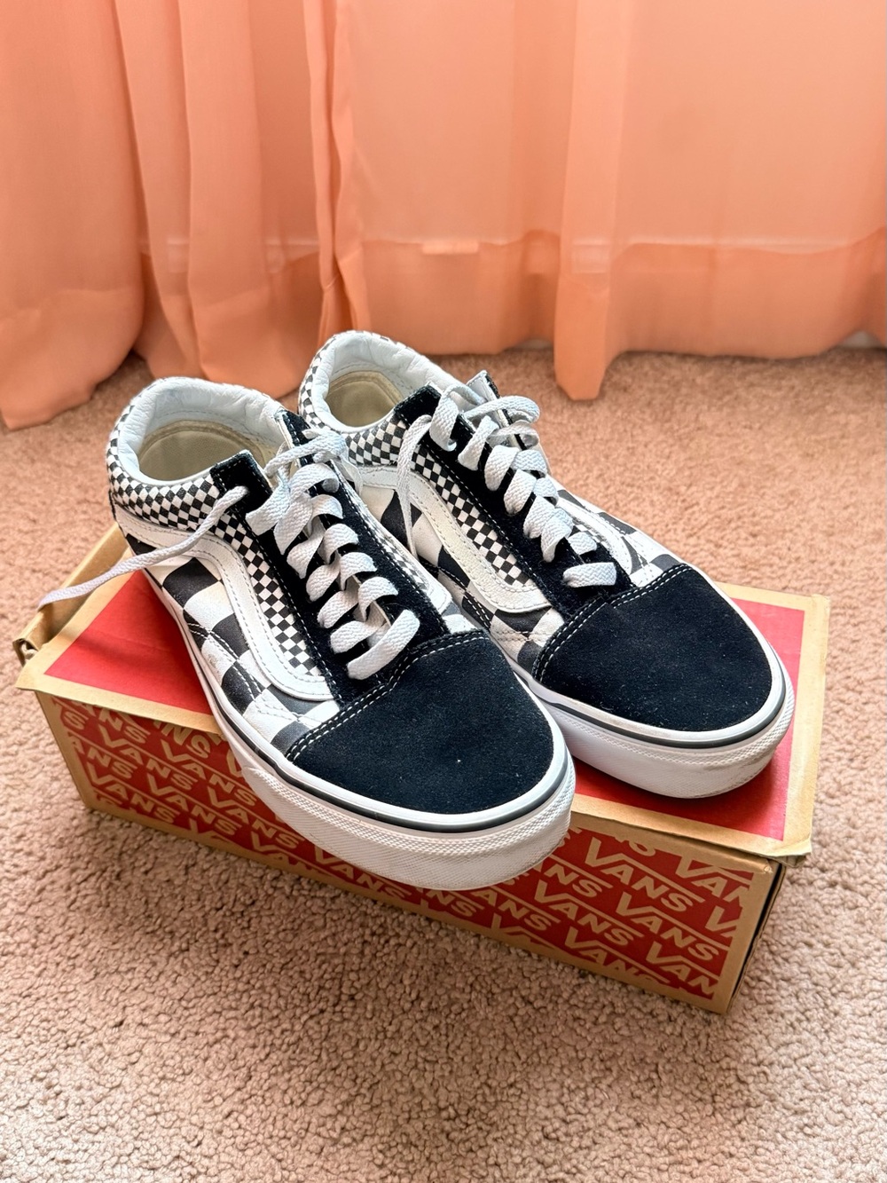Vans Checkerboard Suede Low-Top Sneakers - Black & White